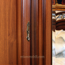 Шкаф 3-х дверный для платья и белья